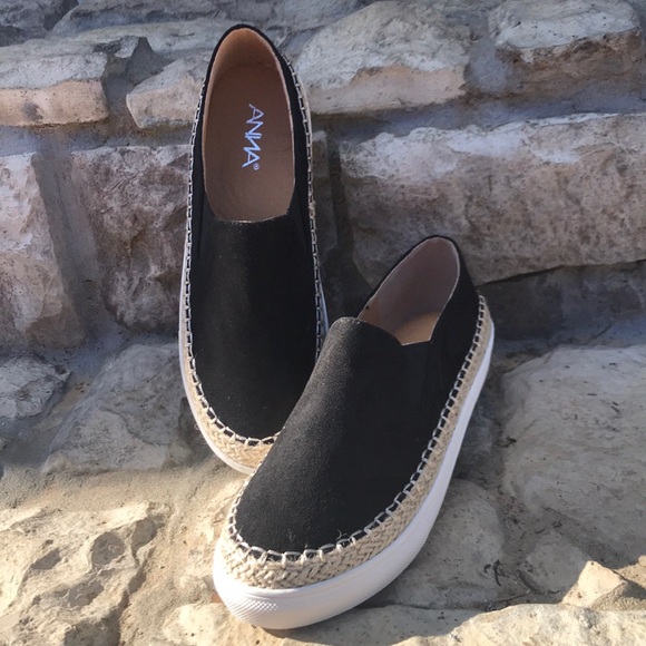 Shoes - Suede/espadrille black slip ons